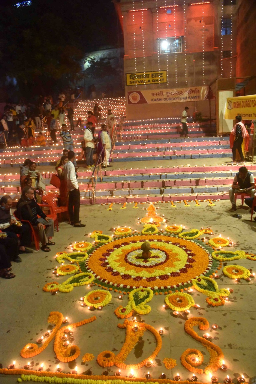 देव दीपावली पर 80 लाख रुपए के फूलों से सजेगा श्री काशी विश्वनाथ का धाम