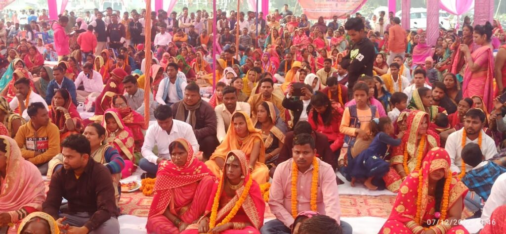 सामूहिक विवाह में दांपत्य सूत्र में बंधे 120 जोड़ें