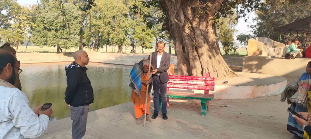 एसडीएम ने गरीब जरूरतमंदों को बांटे कंबल