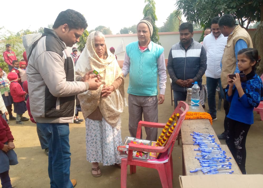 समाजसेवी दशरथ पांडे की मनाई गई छठवीं पुण्यतिथि