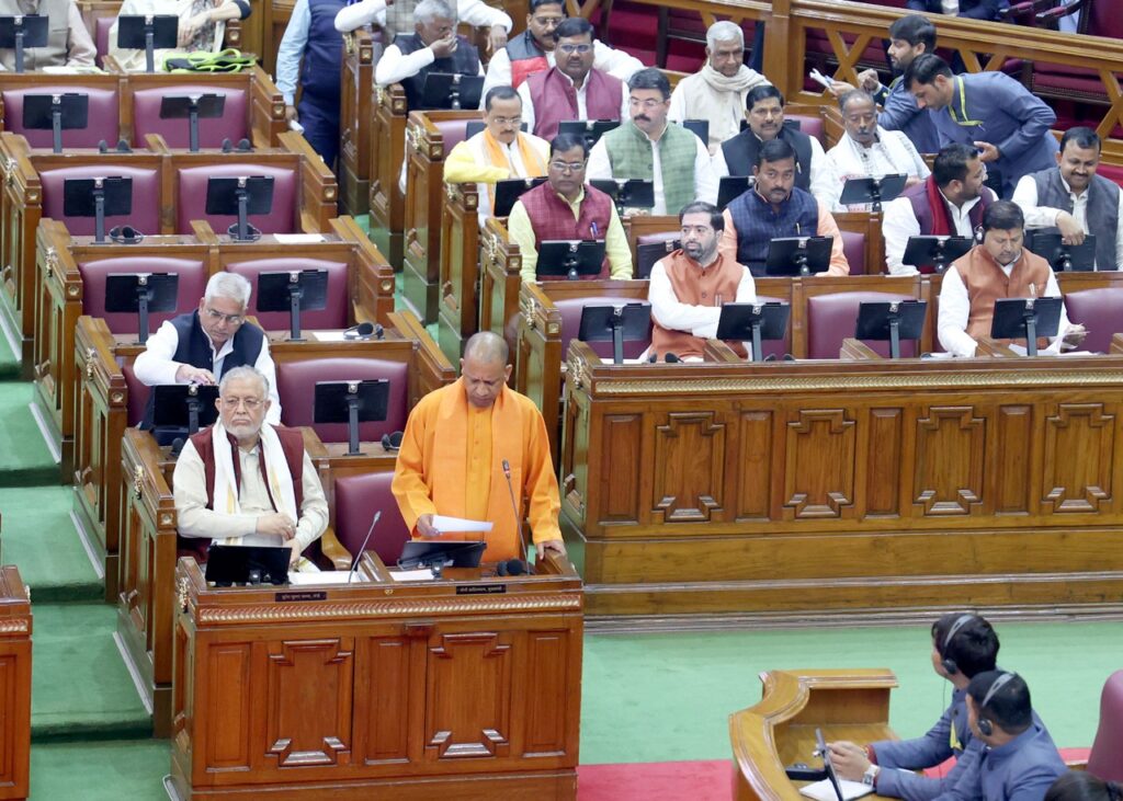 वित्त मंत्री सुरेश खन्ना ने सोमवार को विधानसभा के शीतकालीन सत्र के पहले दिन वित्तीय वर्ष 2022-23 के अनुपूरक अनुदानों की मांग सदन के समक्ष रखी