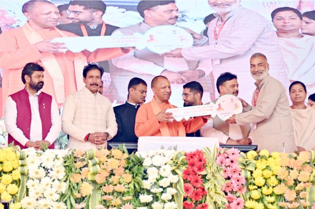 विकास के ट्रिपल इंजन मॉडल से काशी के डेवलपमेंट को मिलेगी तीन गुना ऊर्जा : योगी&nbsp;