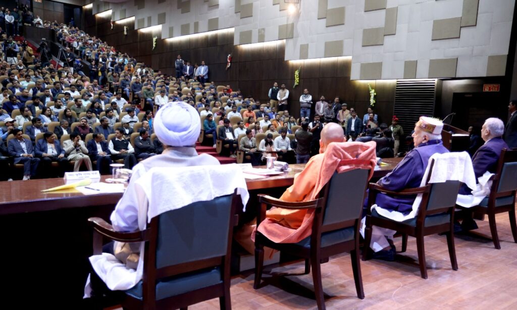 खत्म होंगे विवाद और स्मार्ट बनेंगे गांव-योगी