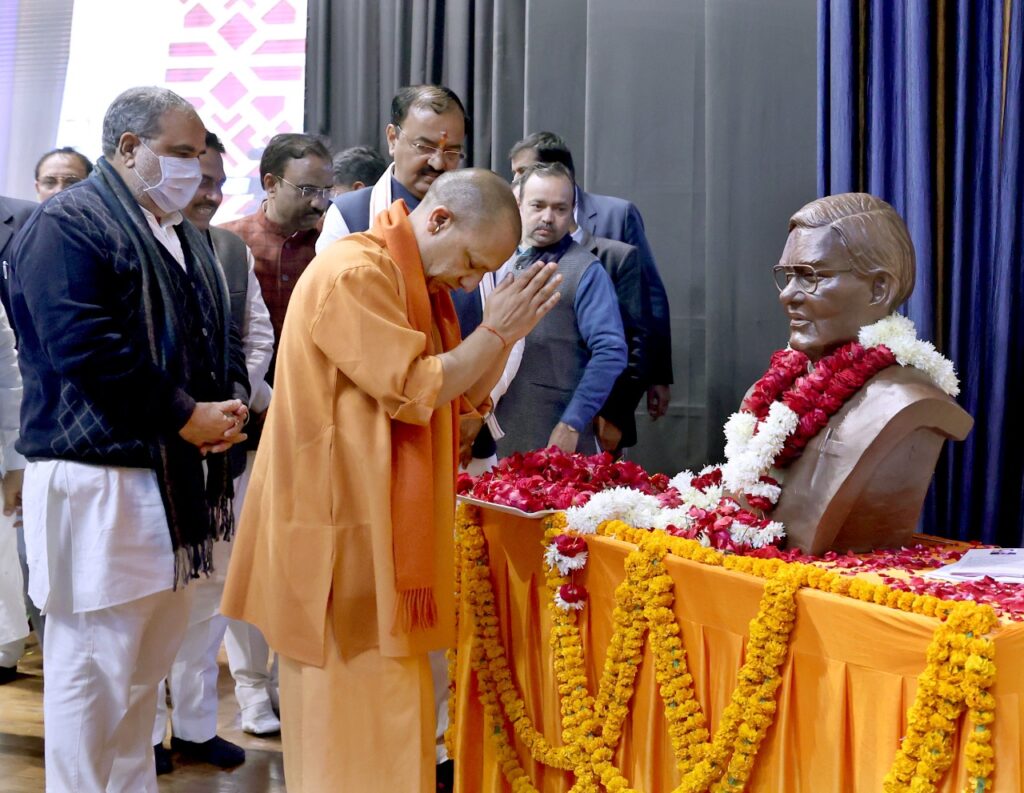 सुशासन दिवस की पूर्व संध्या पर मुख्यमंत्री ने लखनऊ को दिया अकासा एयर का उपहार