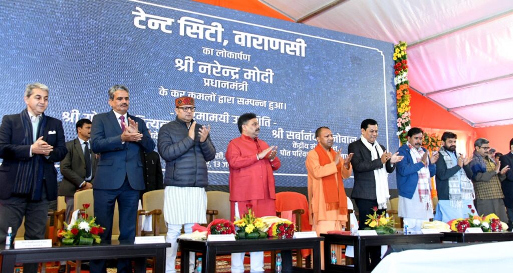 वाराणसी से डिब्रूगढ़ तक दुनिया के सबसे लंबे वाटर क्रूज यात्रा का पीएम मोदी ने किया शुभारंभ