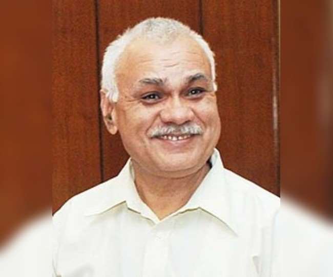 सरकारी कार्यालयों में प्लास्टिक बोतलों के इस्तेमाल और कागज के दुरुपयोग पर लगी रोक