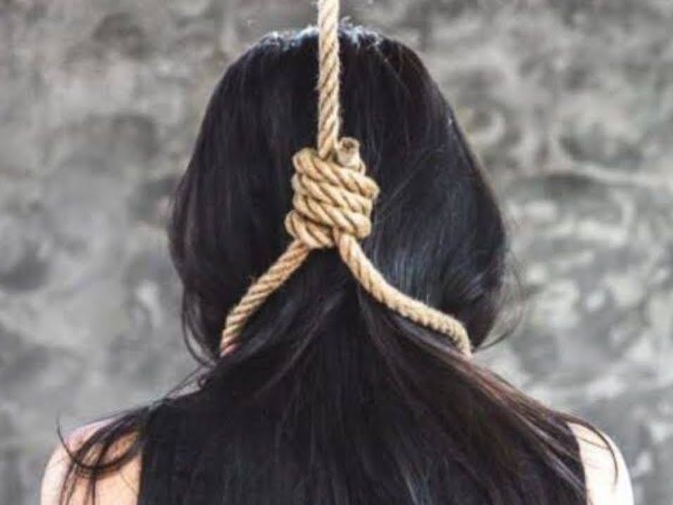 अज्ञात कारणों के चलते लगाई फांसी,पुलिस जुटी जांच में