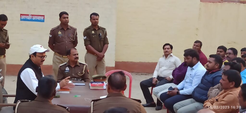 पर्वों को लेकर मधुबन थाना में हुई शांति समिति की बैठक