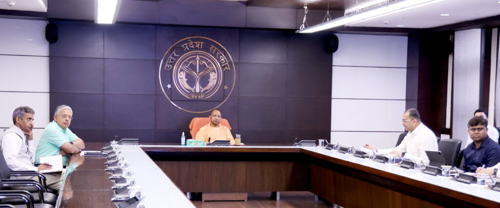 UP Township Policy: सीएम योगी ने शहरीकरण पर दिया जोर, कहा- एक जगह मिले सभी सुविधाएं