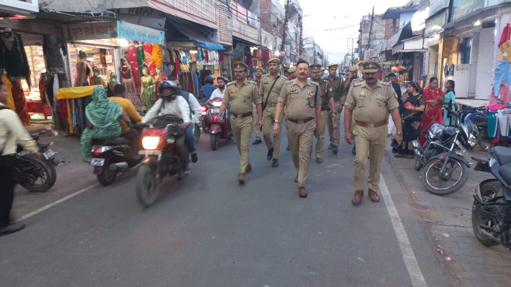 सुरक्षा ब्यवस्था को सुदृढ बनाये रखने हेतु हरदोई पुलिस ने किया निरीक्षण