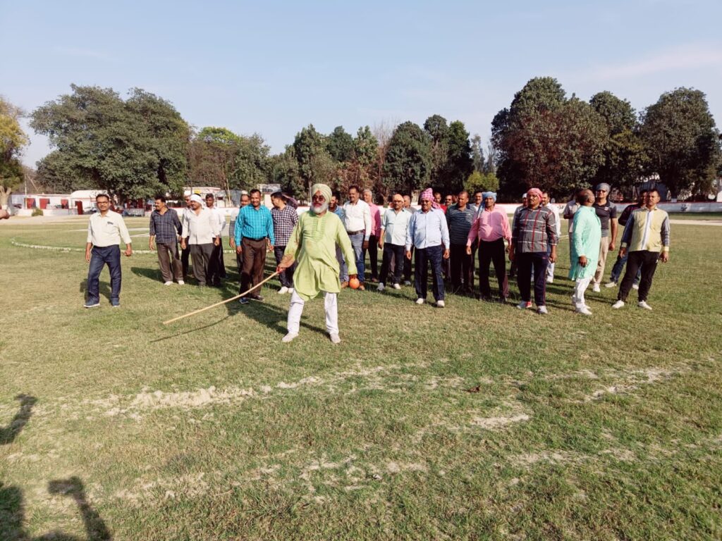 अराजक तत्वों से निपटने हेतु रिजर्व पुलिस लाइन हरदोई में बलवा ड्रिल का भव्य आयोजन