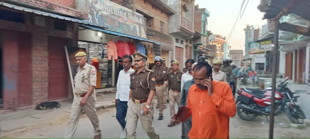 होली के पर्व को लेकर थानाध्यक्ष ने किया पैदल मार्च,दिलाया शांति का भरोसा