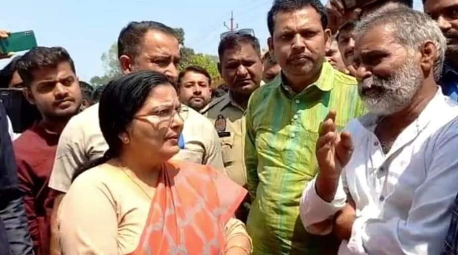 <em>दोहरे हत्याकांड पर पारा गांव में छाया मातम: दो दो लाशे देख कांप उठा कलेजा, रो पड़ा पूरा गांव, मोहल्ले में नहीं जले चूल्हे</em>