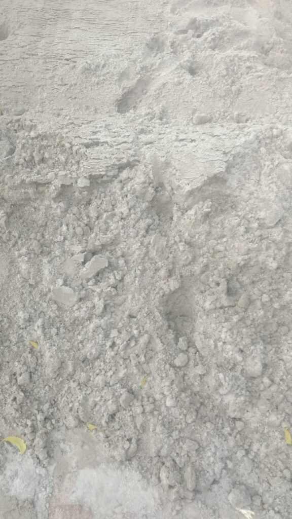 <em>बालू खनन माफियाओं का चल रहा अपना अवैध धंधा पुलिस का सहयोग</em>