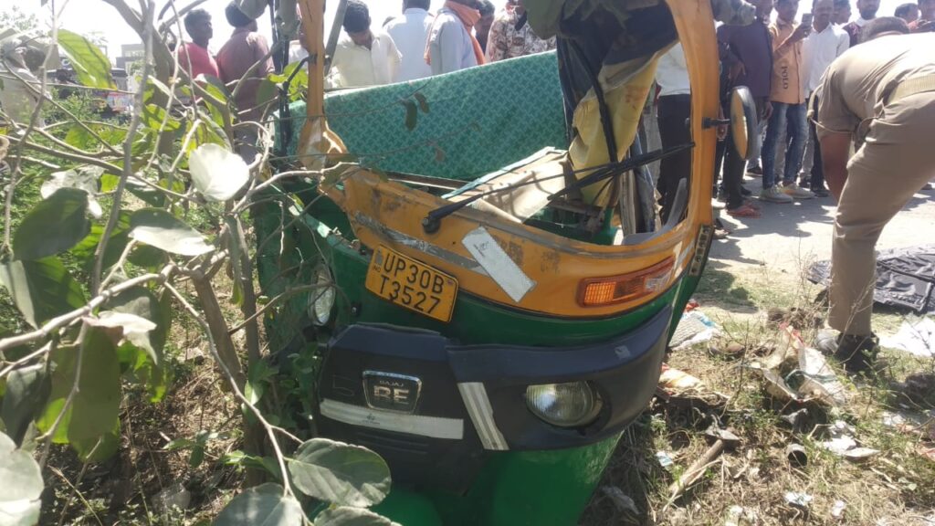 हरदोई में भीषण सडक हादसा,एक बच्ची समेत पांच की मौत