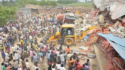 <strong>घायलों का हाल जानने चंदौसी अस्पताल पहुंचे सीएम</strong>