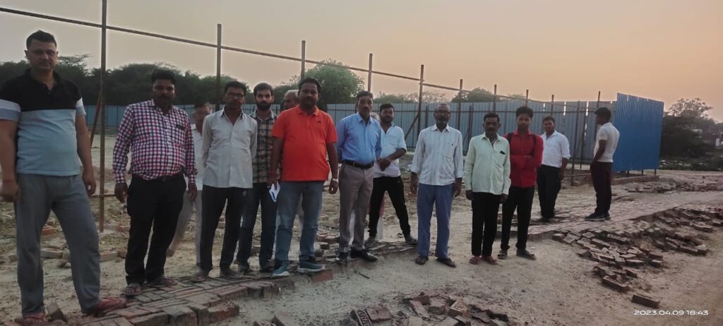 गांव के लोगों का सरकार से दो टूक, अगर कूड़ा घर नहीं हटा तो करेंगे रोड जाम