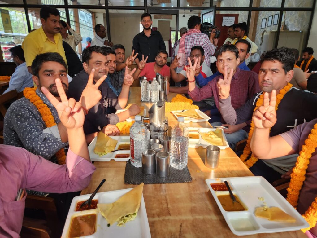 सूडान संकट से लौटे गोरखपुर-बस्ती मंडल के 31 नागरिक