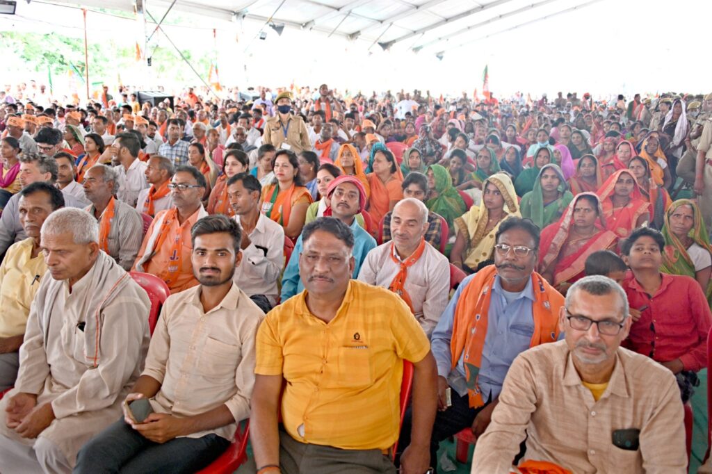 <strong>सकारात्मकता के साथ सही दिशा में आगे बढ़ रहा है उत्तर प्रदेश: सीएम योगी</strong>