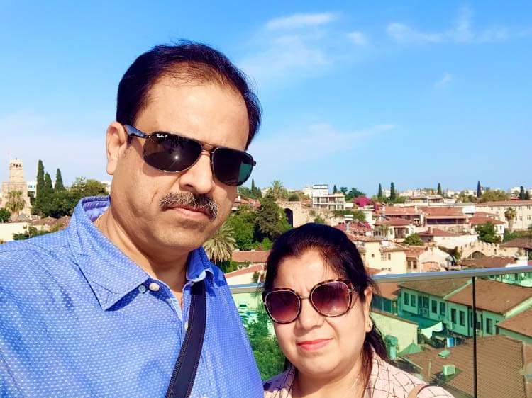 लखनऊ हाईकोर्ट अवध बार के अध्यक्ष श्री आनंद मणि त्रिपाठी जी के वैवाहिक वर्षगांठ की हार्दिक शुभकामनाएं