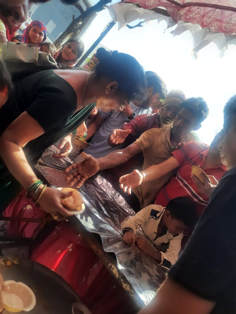 <em>ज्येष्ठ माह के पावन अवसर पर</em><em>द्वितीय विशाल भंडारे का भव्य आयोजन</em>