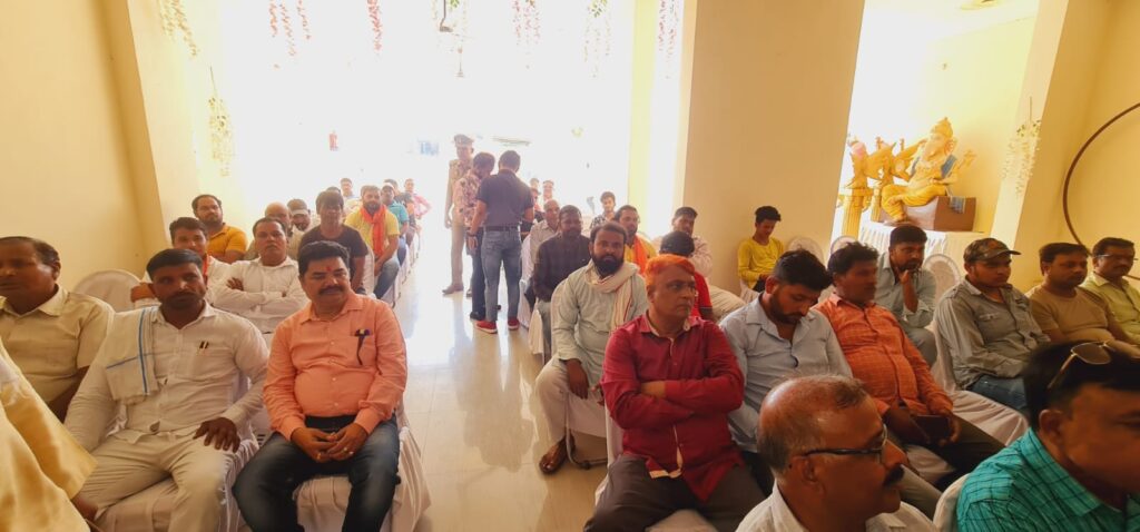 "व्यापारी सुरक्षा और कानून व्यवस्था" विषयक बैठक सम्पन्न, आदर्श व्यापारी एसोसिएशन द्वारा आयोजित