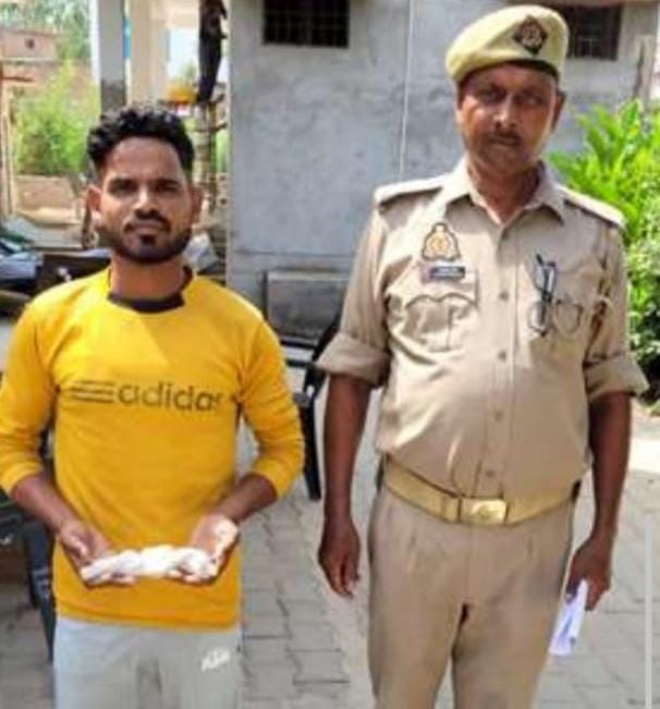 हरदोई थाना शाहाबाद पुलिस द्वारा गैंगस्टर एक्ट से संबंधित ₹10हजार का एक फरार इनामी शातिर अभियुक्त को अवैध सत्र सहित किया गिरफ्तार