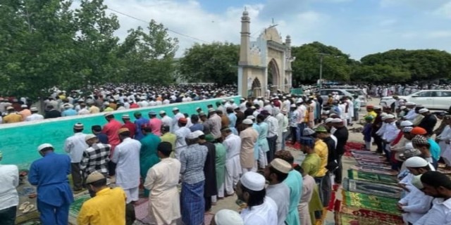 शांति-सौहार्द के साथ यूपी में मनी बकरीद, नहीं हुई सड़कों पर नमाज़