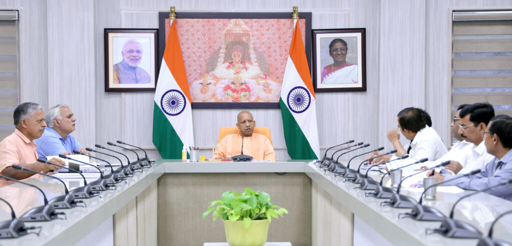 मुख्यमंत्री ने सचिवालय प्रशासन की समीक्षा किया, शासन की सेवाओं की पारदर्शिता सुनिश्चित