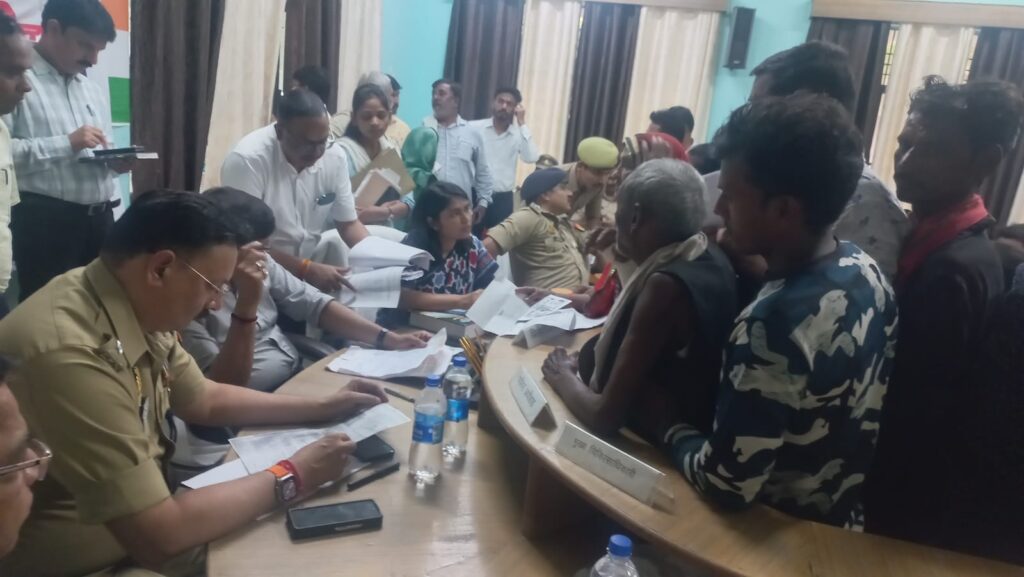 हरदोई तहसील संडीला में आयोजित हुआ सम्पूर्ण समाधान दिवस