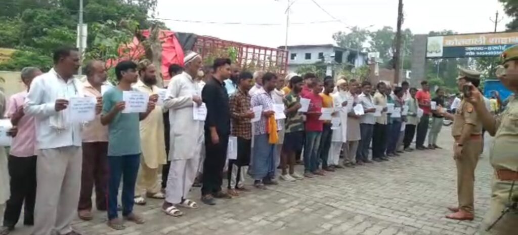 हरदोई थाना शाहाबाद पुलिस द्वारा थाना क्षेत्र के 82 हिस्ट्रीशीटर की थाने पर उपस्थिति दर्ज कराकर दी अपराध से दूर रहने की हिदायत