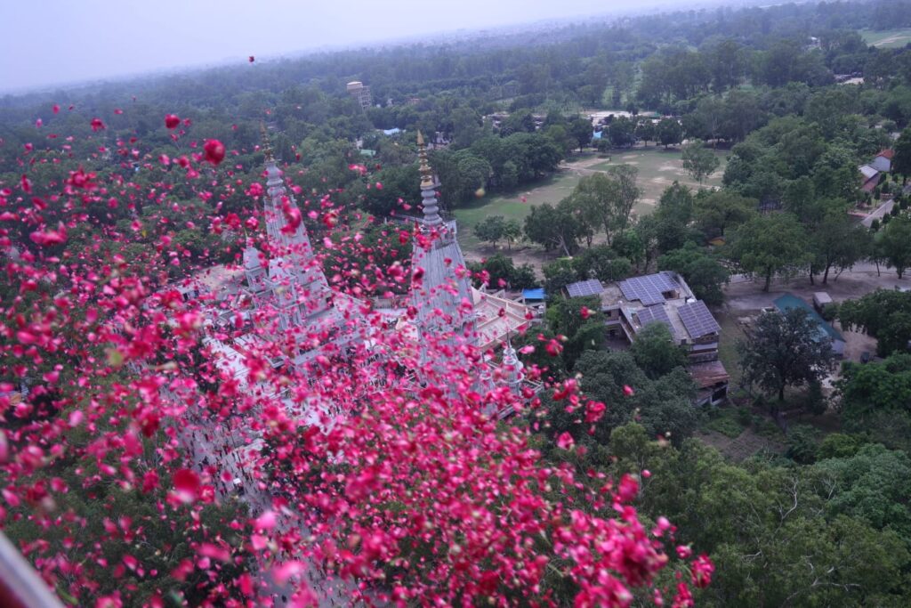 बाढ़ पीड़ितों के बीच ग्राउंड जीरो पर पहुंचे सीएम, बोले- सरकार आपके साथ  