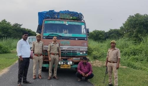 वन रेंज क्षेत्राधिकारी ने अवैध कटान की लकड़ी को किया सीज