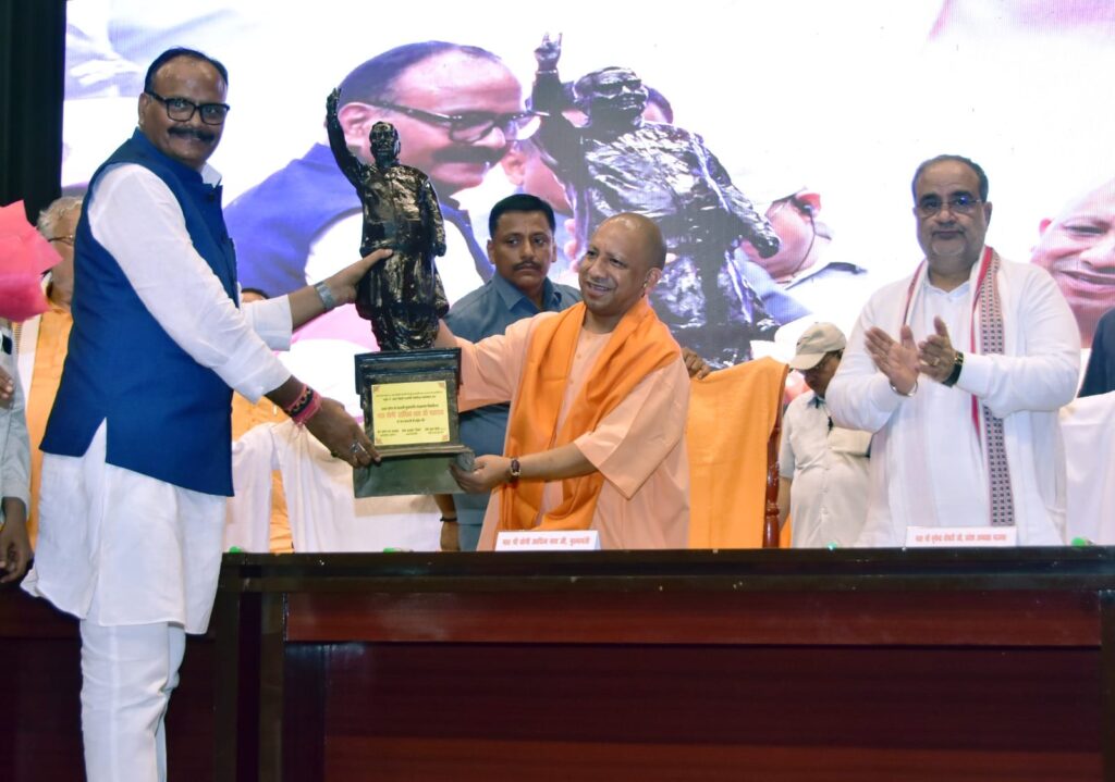 नाम के अनुरूप था बहुमुखी था अटल जी का व्यक्तित्वः सीएम योगी 