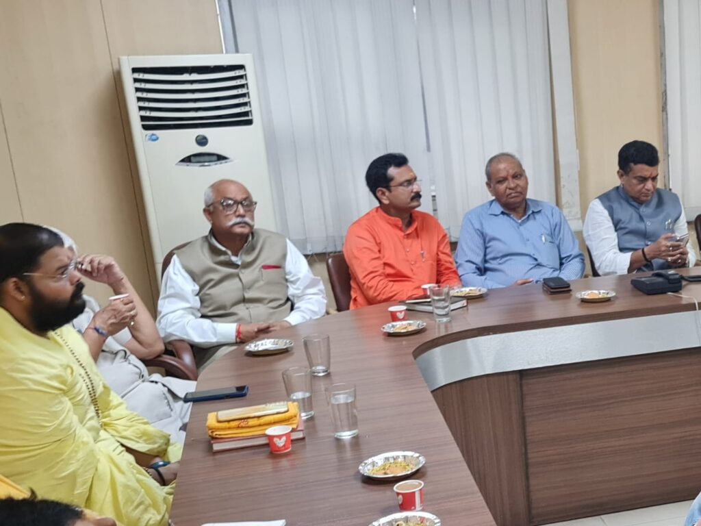 लखनऊ मे लगेगी धर्म संसद - संत समागम में शंकराचार्य की उपस्थिति - जे पी सिंह