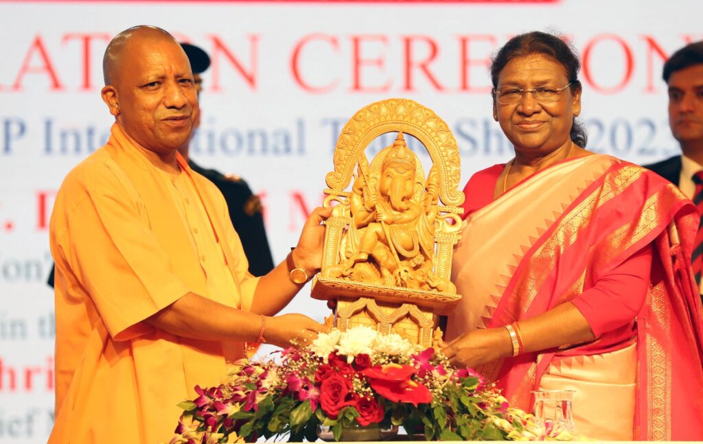 यूपी के इकोनॉमिक ग्रोथ की उपलब्धि सराहनीय : राष्ट्रपति 