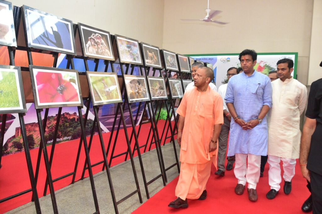 प्रमुख पर्यटन स्थलों पर मिलेगी  इलेक्ट्रिक वाहनों की सुविधा : सीएम योगी