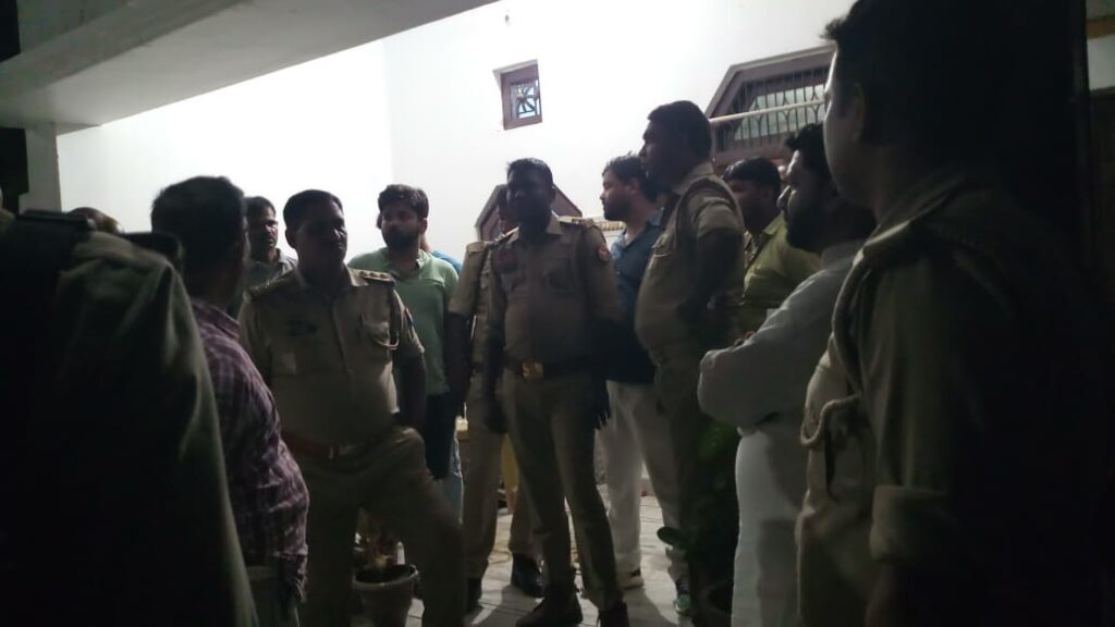 बंद पड़े मकान से लाखों के जेवरात सहित 20 हजार नकदी पर चोरों नें किया हाथ साफ