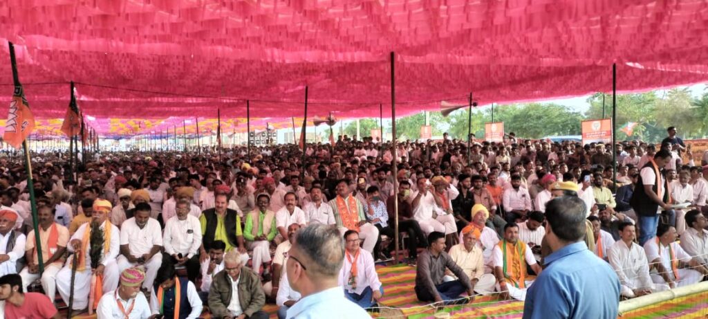 राजस्थान में गरजे सीएम योगी, कहा रोजगार न मिलने से युवा कर रहे आत्महत्या