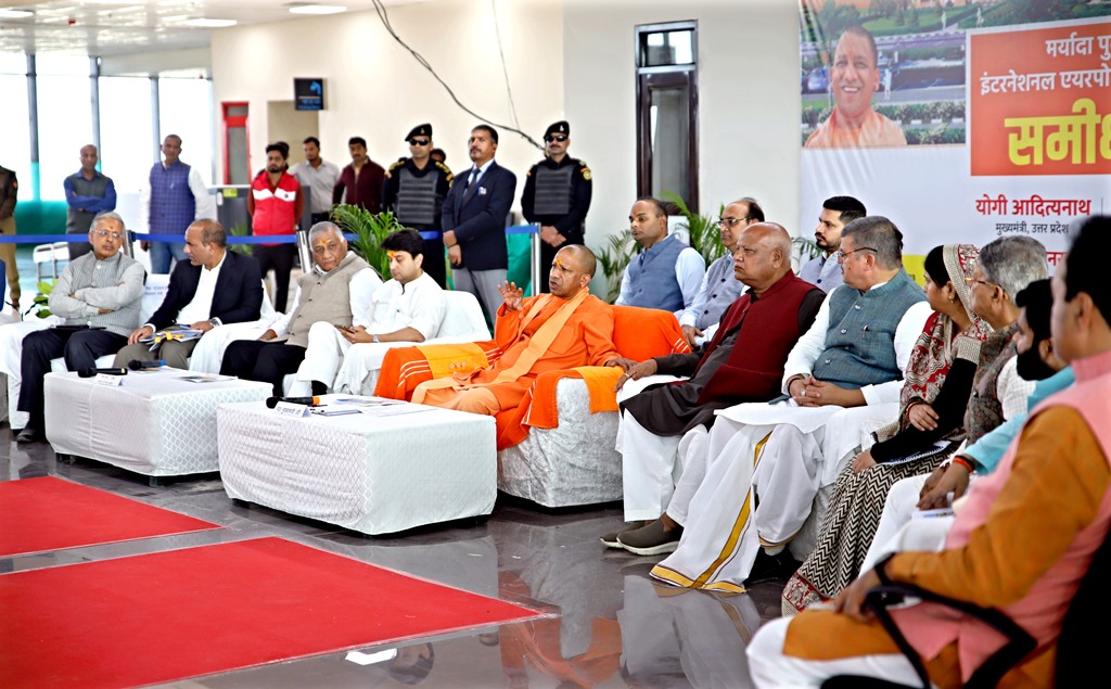 मुख्यमंत्री ने केन्द्रीय नागर विमानन मंत्री और राज्य मंत्री के साथ निर्माणाधीन एयरपोर्ट का निरीक्षण किया