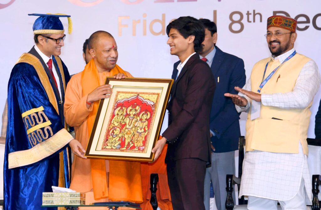 विकसित भारत के लिए इंस्टीट्यूशन्स को इंडस्ट्री से जोड़ना होगा : योगी आदित्यनाथ