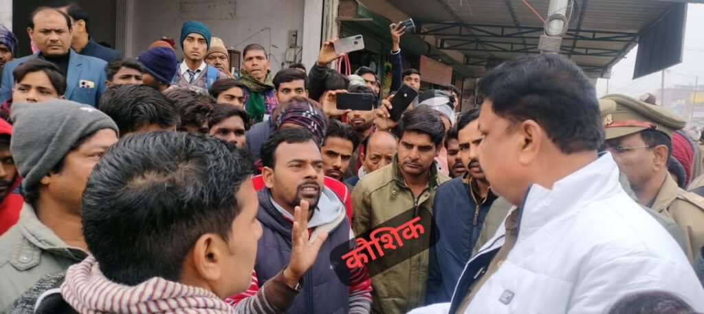 चक्का जाम बना जी का जंजाल, लगा घण्टो का लम्बा जाम
