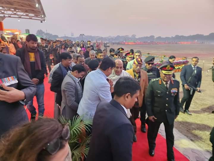 रक्षा मंत्री आर्मी डे कार्यक्रम में हुए शामिल, सैनिकों ने वीरता का किया प्रदर्शन