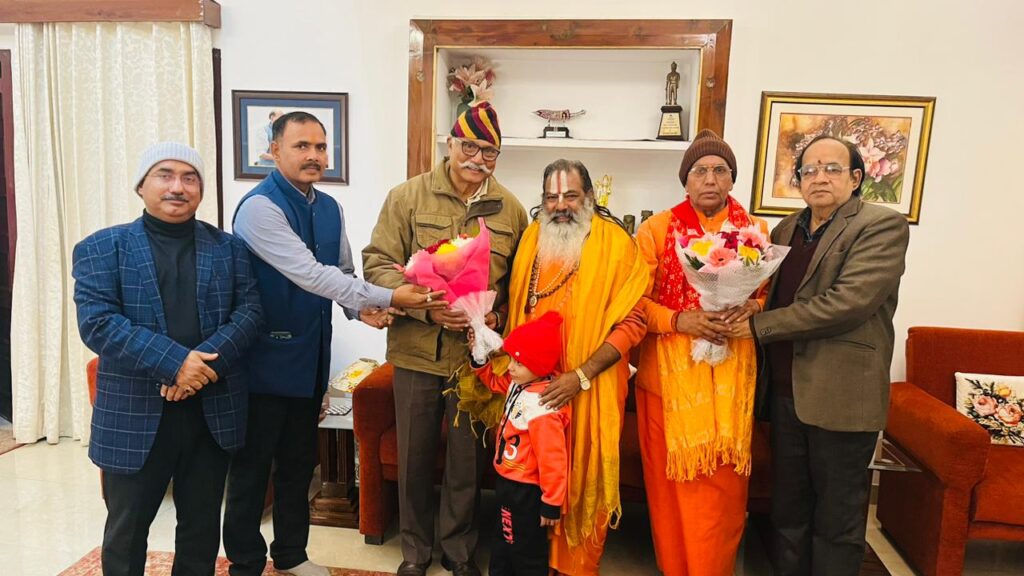 स्वामी अवधेशानंद प्रपन्नाचार्य पहुंचे लखनऊ, जेपी सिंह ने किया भव्य स्वागत