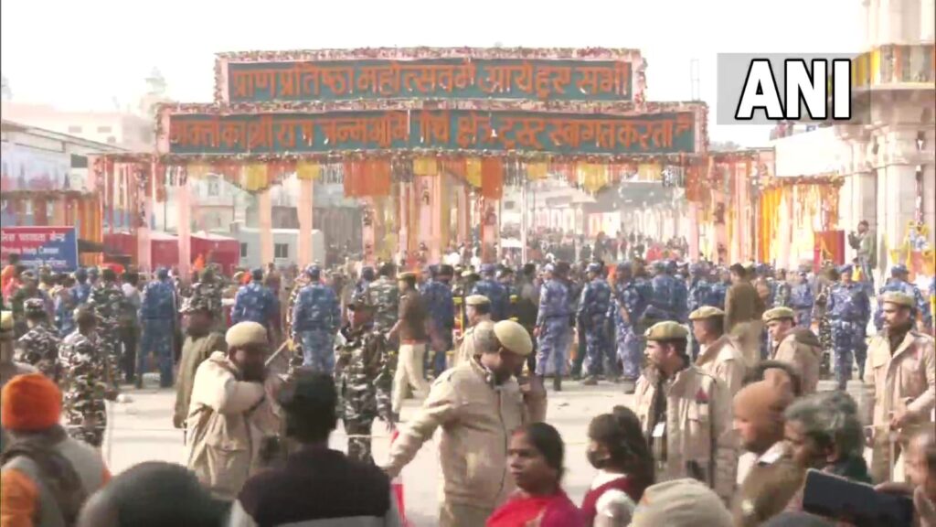 रामलला के दर्शन को उमड़ी भीड़, व्यवस्था देखने CM YOGI पहुंचे अयोध्या