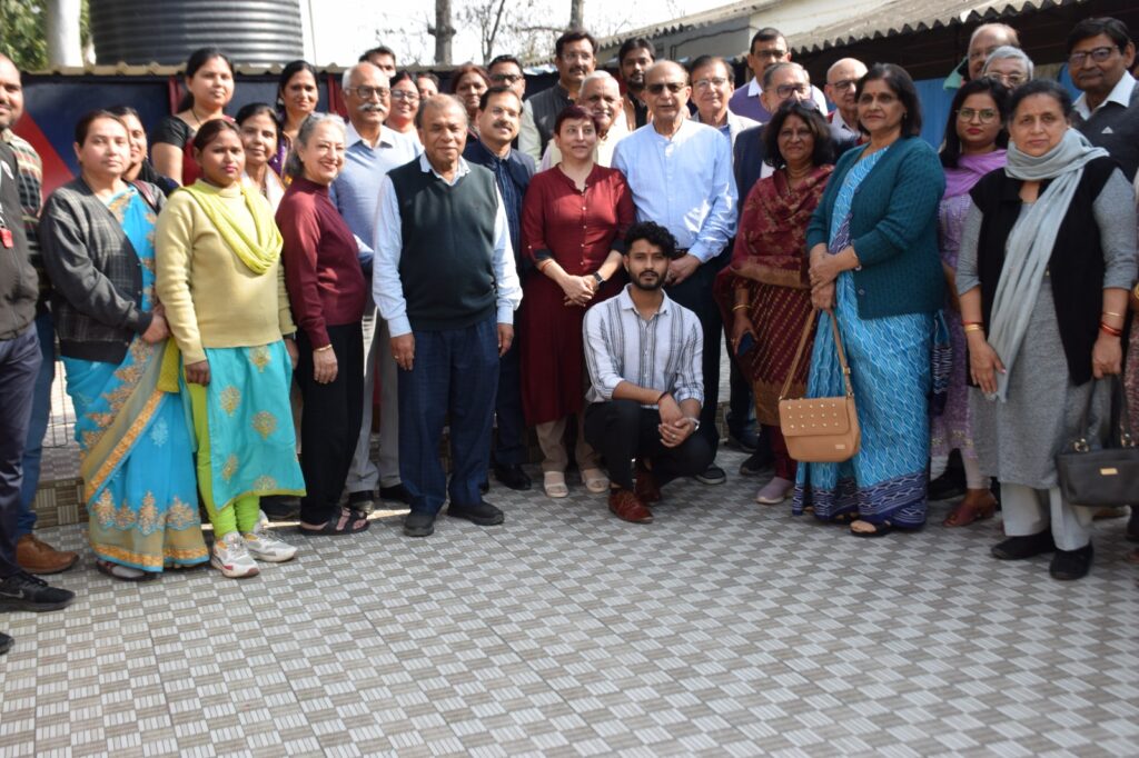 आस्था हास्पिटल एवं वरिष्ठजन परिचर्या केन्द्र ने डा संदीप कुमार को सम्मानित किया - जे पी सिंह