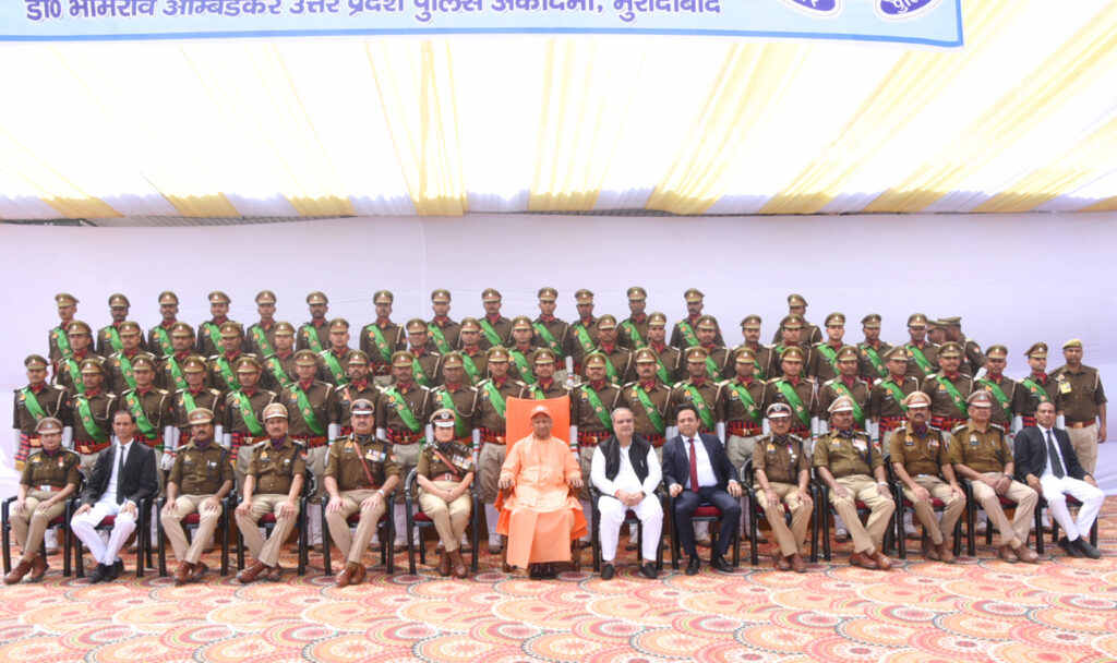 सीएम के निशाने पर विपक्ष,  मुरादाबाद में गरजे सीएम योगी, पुलिस एकेडमी में ली सलामी