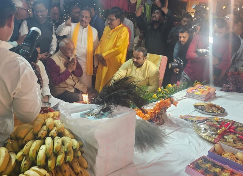 डॉ दिनेश शर्मा के निवास पर खाटू श्याम के मनभावन संकीर्तन का दिव्य आयोजन सम्पन्न - जे पी सिंह