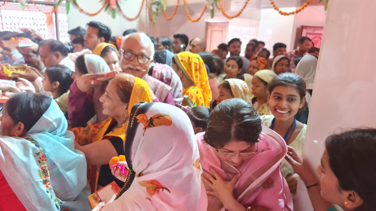 आस्था की धारा मे भक्तों की डुबकी को अपनी आभा से अभिसिंचित किया सूर्य देवता की प्रचंड किरणों ने - जितेन्द्र प्रताप सिंह