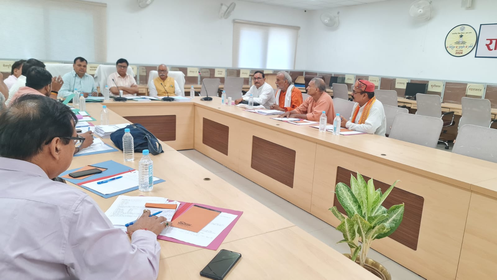 उत्तर प्रदेश माध्यमिक संस्कृत शिक्षा परिषद के पाठ्यक्रम समिति की बैठक सम्पन्न - जितेन्द्र प्रताप सिंह